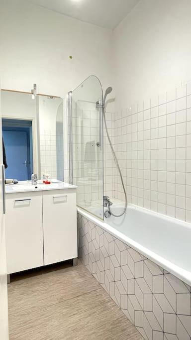 Le Manoir Mermoz : Appartement T2 Tout Equipe レンヌ エクステリア 写真